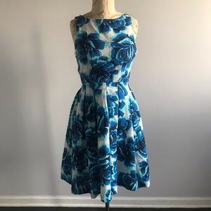 Sleeveless 3-D floral appliqué dress